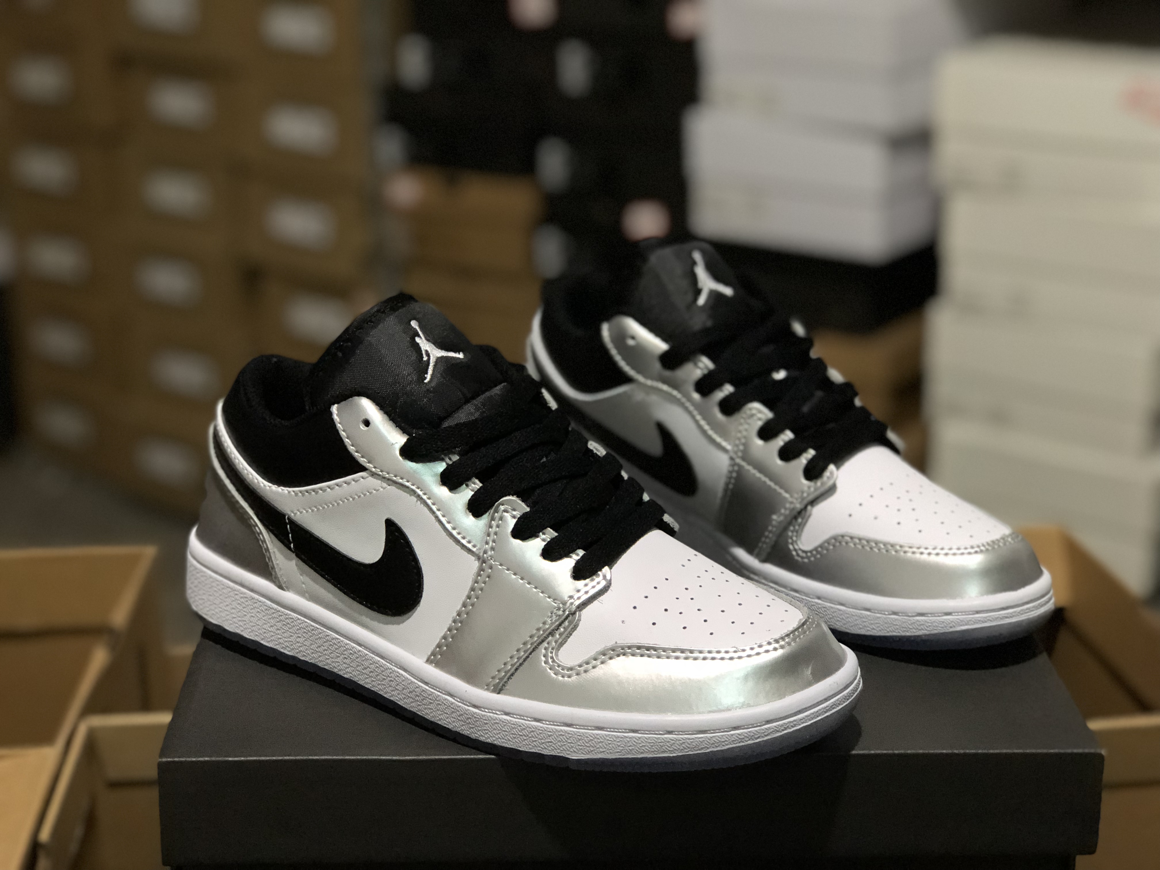 Air Jordan 1 Low Leonard Silver White Black